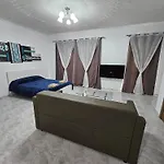 Sea-view 1 Bedroom -sleeps 4 *