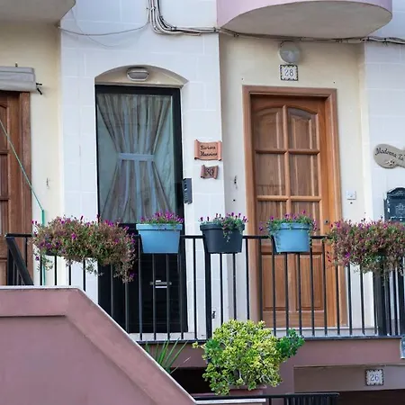 Apartment Sea-view 1 Bedroom -sleeps 4 *