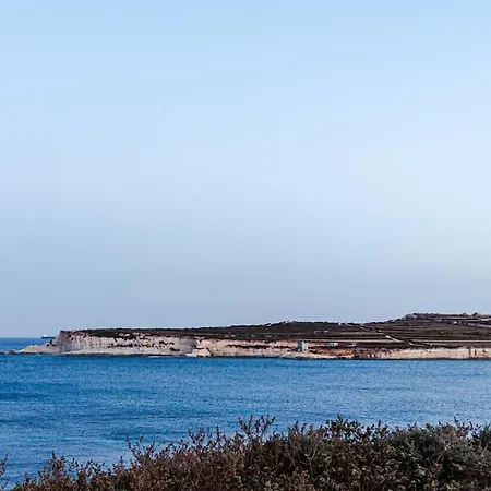 Sea-view 1 Bedroom Apt -sleeps 4 Marsaskala