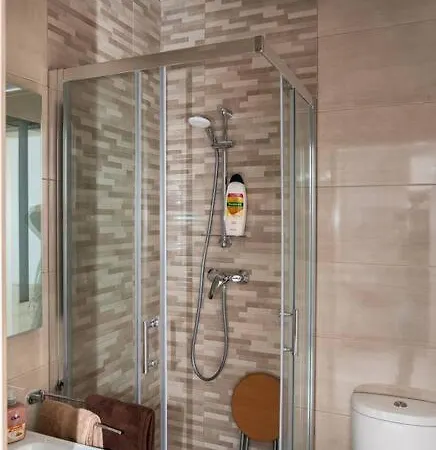 Sea-view 1 Bedroom Apt -sleeps 4 Daire